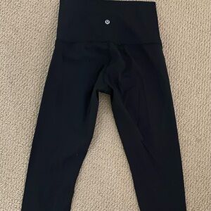 Lululemon crop leggings size 6
